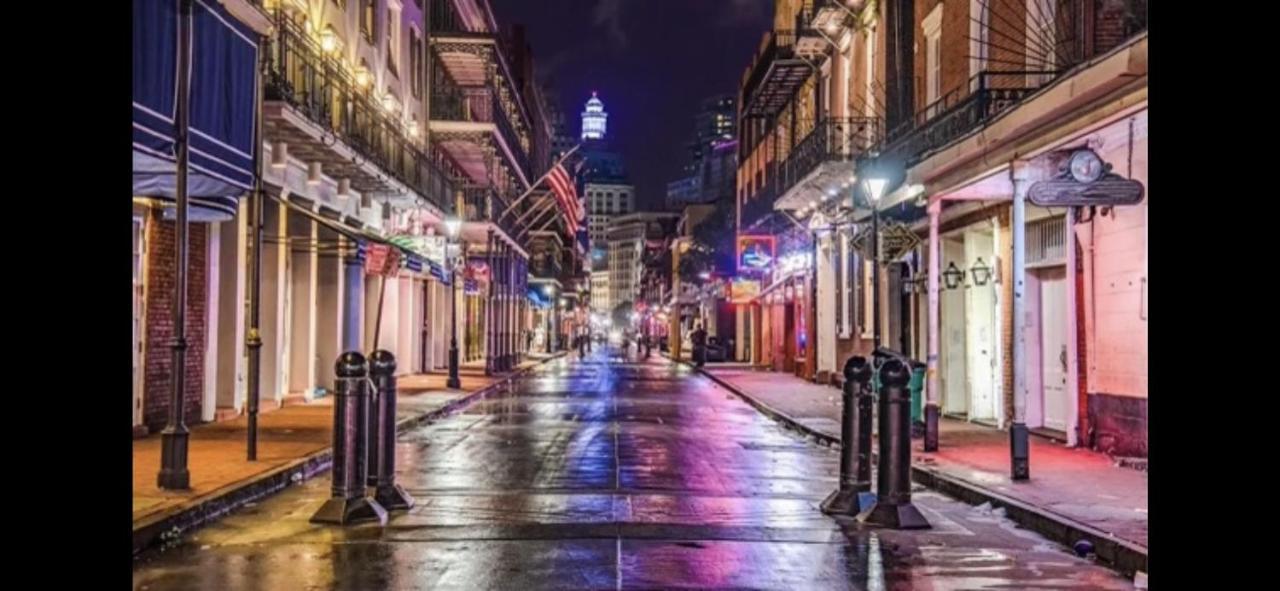 Best Location, Walk Anywhere Aparthotel